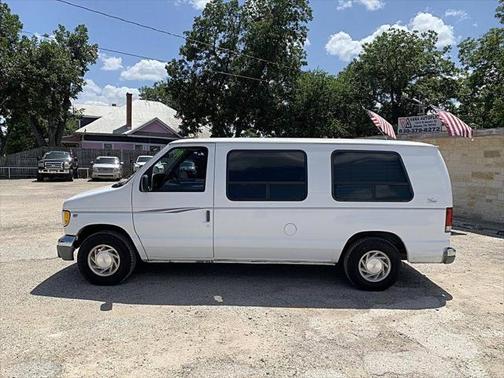 1998 Ford E150 Base