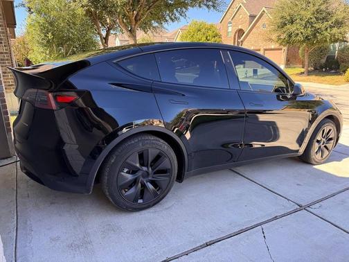 2025 Tesla Model Y Long Range Dual Motor All-Wheel Drive
