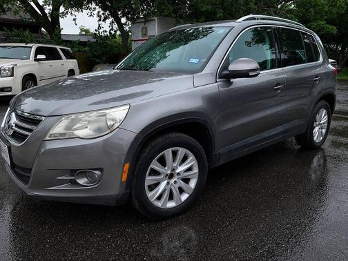 Alpine Gray 2009 Volkswagen Tiguan Base