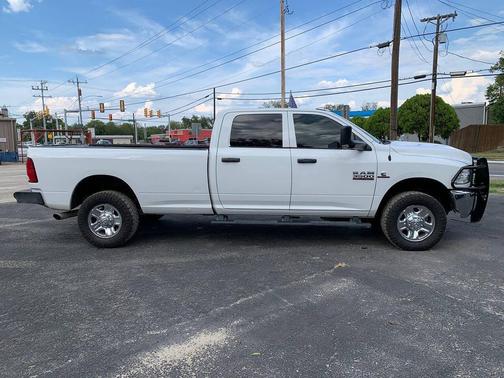 2018 RAM 3500 Tradesman Crew Cab 4x4 8' Box