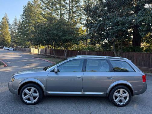 Gray 2005 Audi allroad 4.2