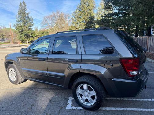 2006 Jeep Grand Cherokee Laredo