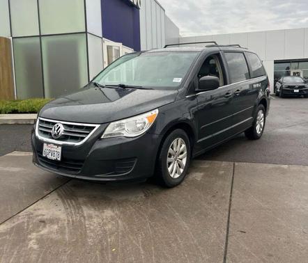 2012 Volkswagen Routan SE