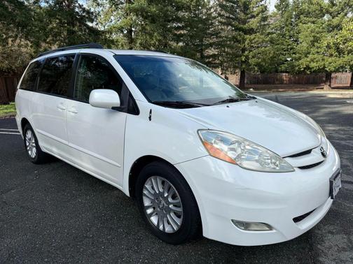2009 Toyota Sienna XLE