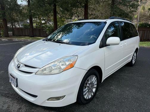 2009 Toyota Sienna XLE