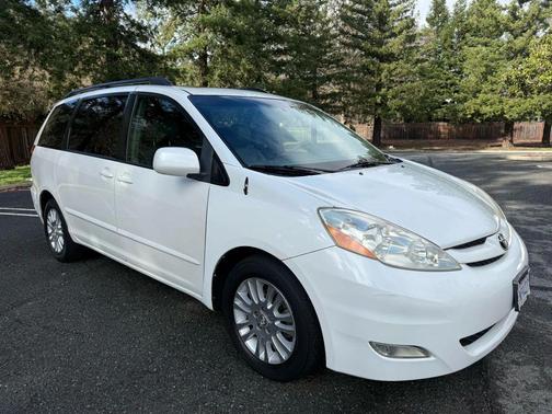 2009 Toyota Sienna XLE