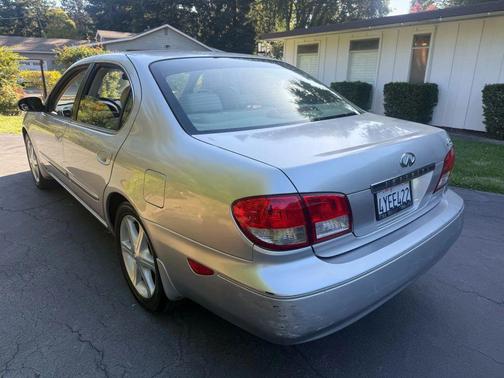 2002 INFINITI I35 Luxury