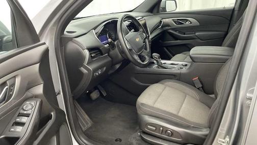 Sterling Gray Metallic 2023 Chevrolet Traverse LT Cloth