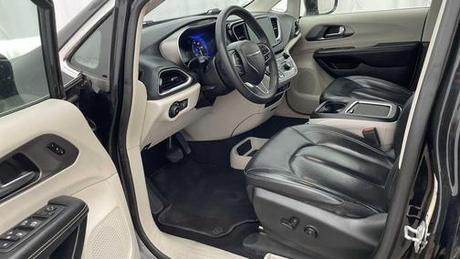 2022 Chrysler Pacifica Touring-L