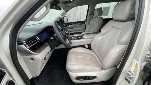 Luxury White Pearlcoat 2022 Jeep Wagoneer Series II