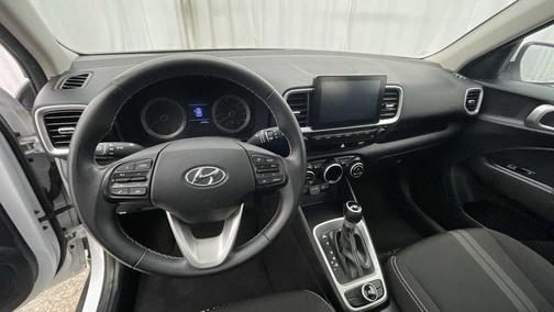 2022 Hyundai VENUE SEL