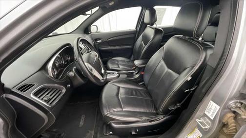 2014 Chrysler 200 Limited