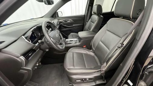 Mosaic Black Metallic 2023 Chevrolet Traverse Premier