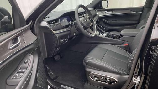 2025 Jeep Grand Cherokee Overland