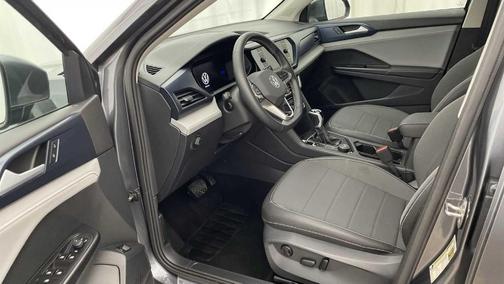 Platinum Gray Metallic 2024 Volkswagen Taos 1.5T SE