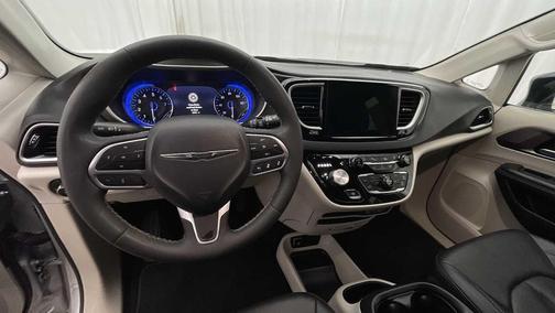 2024 Chrysler Pacifica Touring-L