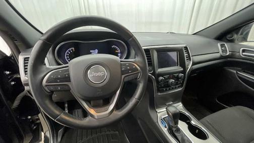 Diamond Black 2021 Jeep Grand Cherokee Laredo