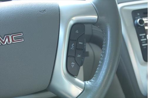 2016 GMC Acadia SLE-2