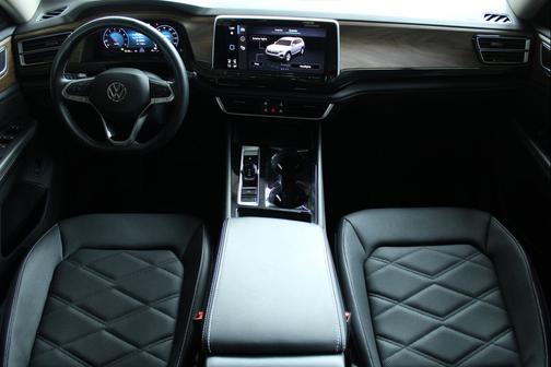 2025 Volkswagen Atlas 2.0T SE w/Technology 4MOTION