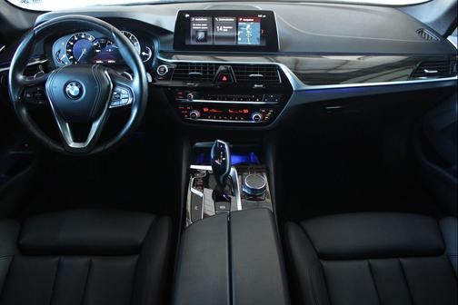2018 BMW 530 530i