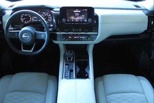 2025 Nissan Pathfinder SV FWD