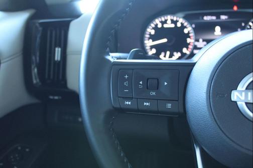 2025 Nissan Pathfinder SV FWD