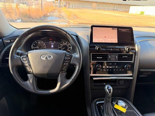 2024 INFINITI QX80 Luxe