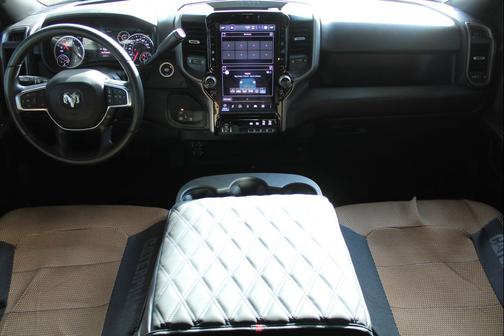 2025 RAM 2500 Tradesman Crew Cab 4x4 6'4' Box