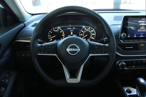 Glacier White 2026 Nissan Altima SV FWD