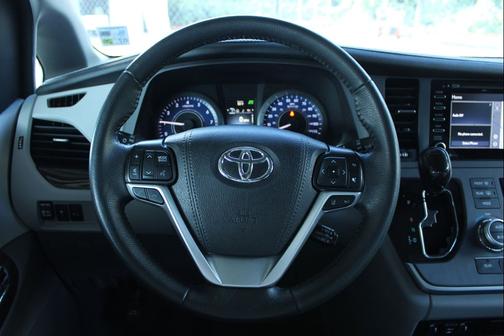 2020 Toyota Sienna XLE Premium