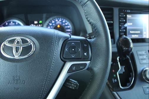 2020 Toyota Sienna XLE Premium