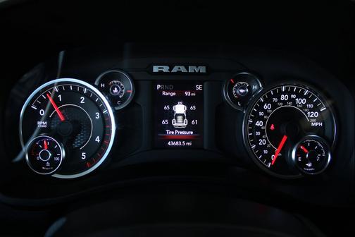 2024 RAM 2500 Big Horn Crew Cab 4x4 6'4' Box