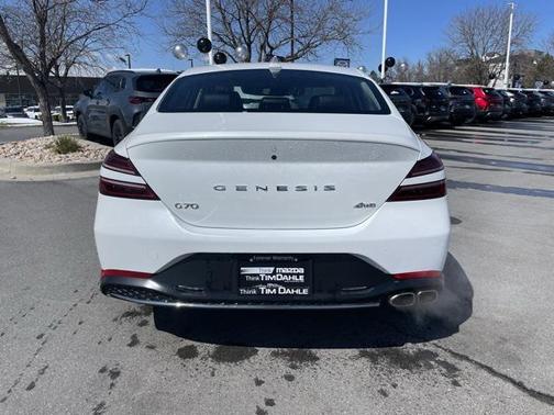 2022 Genesis G70 2.0T AWD
