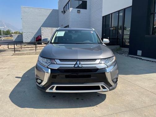 Photo 2 of 22 of 2020 Mitsubishi Outlander SEL