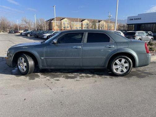 2005 Chrysler 300C Base