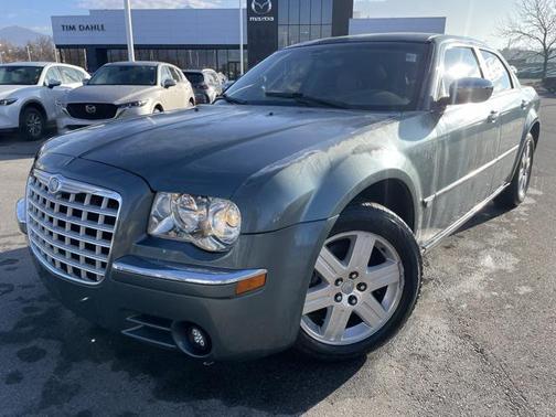 2005 Chrysler 300C Base