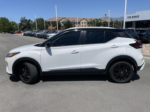 2022 Nissan Kicks SV