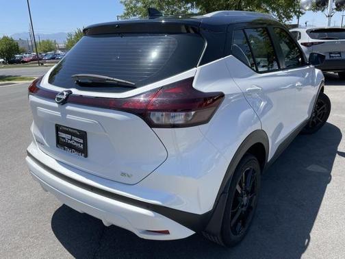 2022 Nissan Kicks SV