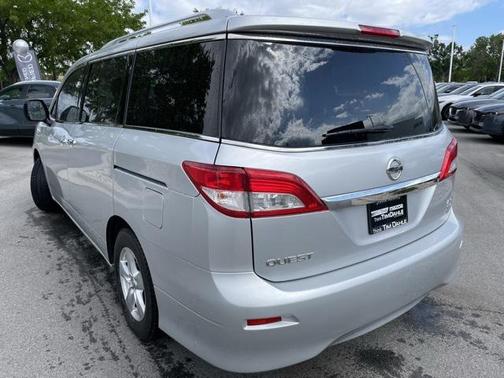 2016 Nissan Quest SV