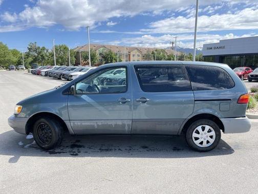 2000 Toyota Sienna CE