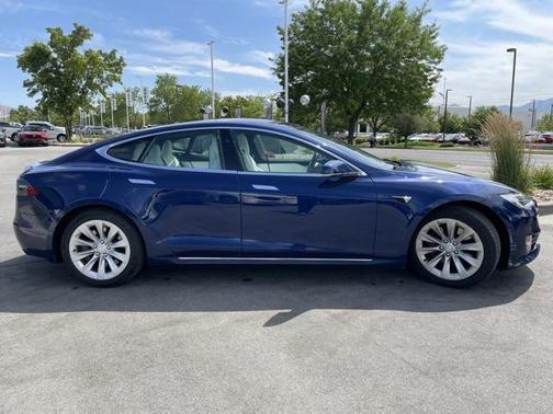 2017 Tesla Model S 90D
