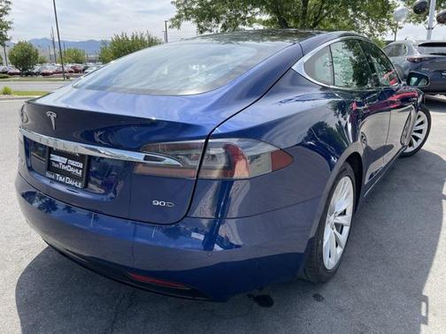2017 Tesla Model S 90D