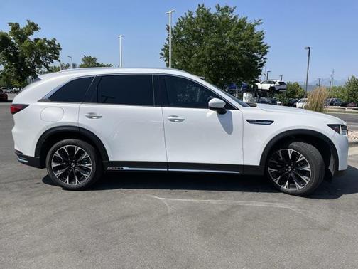 2024 Mazda CX-90 PHEV Premium Plus