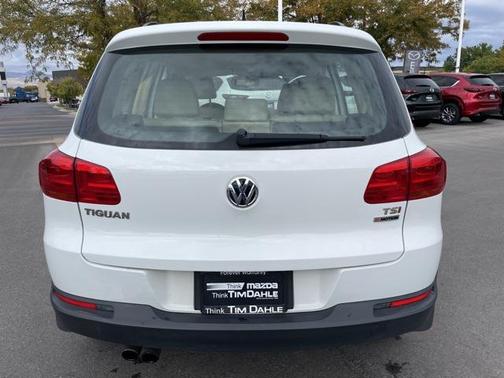 2016 Volkswagen Tiguan S