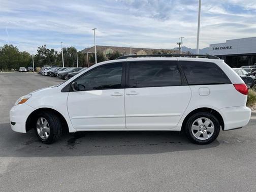 2008 Toyota Sienna LE