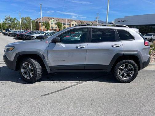 Billet Silver Metallic Clearcoat 2019 Jeep Cherokee Trailhawk Elite