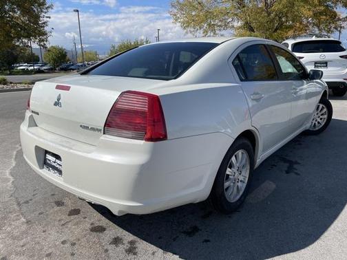 2008 Mitsubishi Galant Base