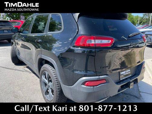 Diamond Black Crystal Pearlcoat 2017 Jeep Cherokee Limited