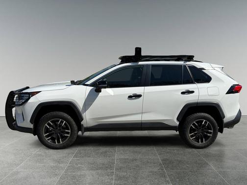 Super White 2020 Toyota RAV4 XLE