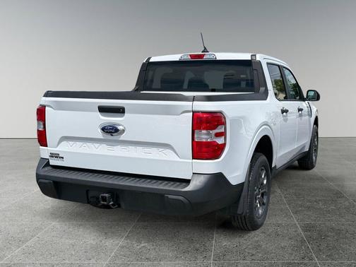 Oxford White 2023 Ford Maverick XLT